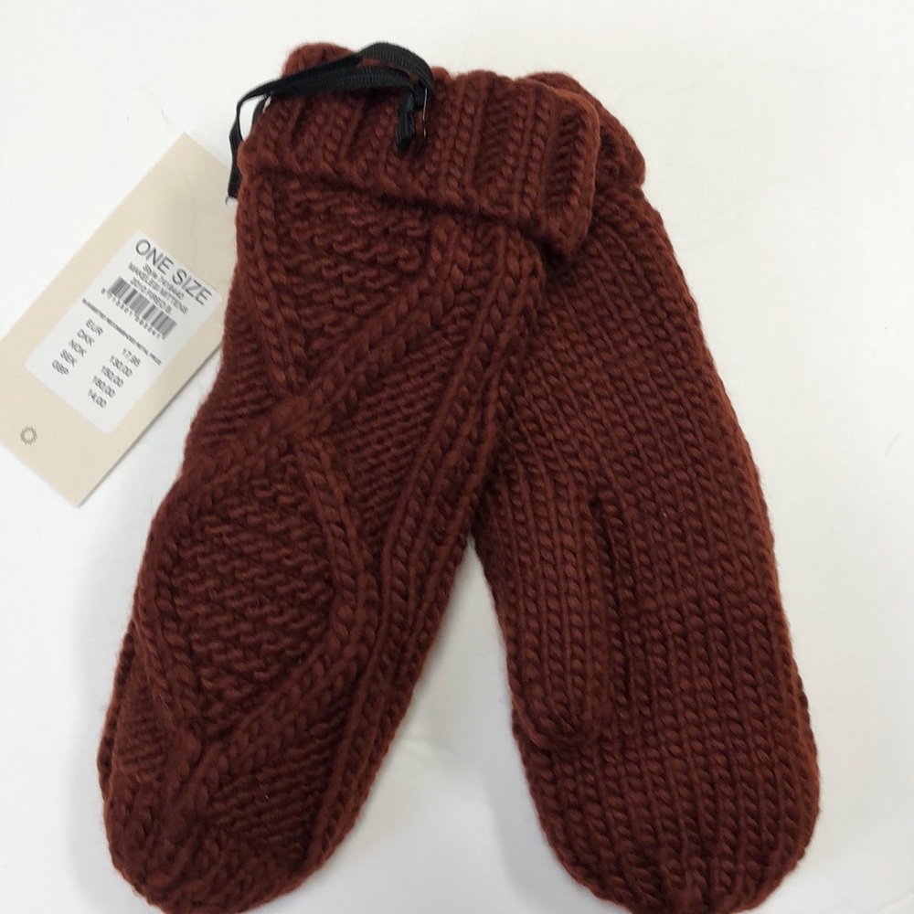 NWT Numph Makelesi Mittens. Fired Brown color